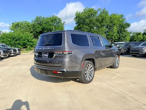 Used 2022 Jeep Grand Wagoneer Series II AWD/4WD image 7