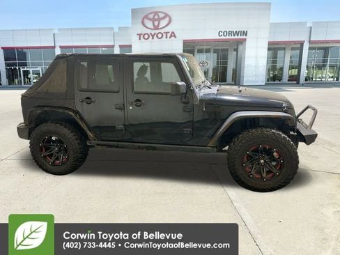 Used 2016 Jeep Wrangler Unlimited Rubicon image 9