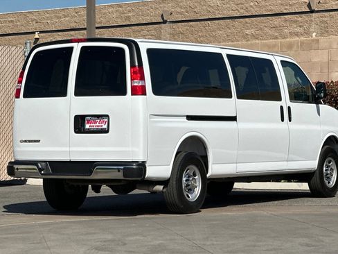 Certified 2025 Chevrolet Express 3500 LT w/ LT Preferred Equipment Group image 4