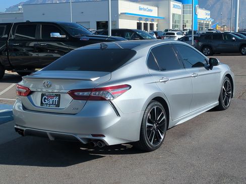 Used 2019 Toyota Camry XSE image 3