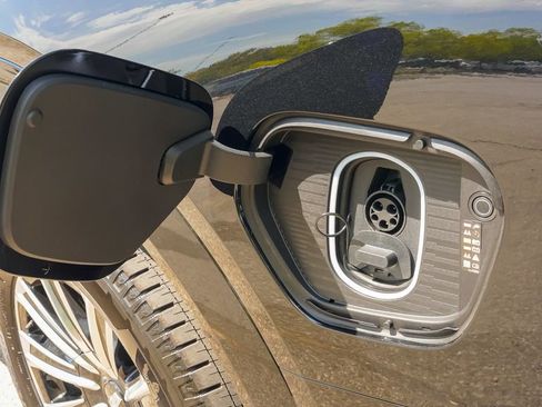 New 2026 Cadillac Escalade IQL Luxury image 10