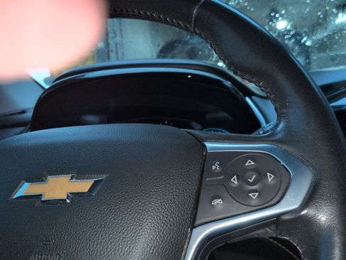 Used 2021 Chevrolet Traverse LT w/ LPO, Blackout Package AWD/4WD image 13