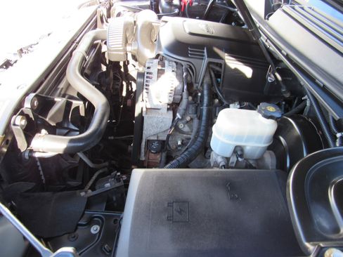 Used 2013 GMC Yukon XL Denali image 37