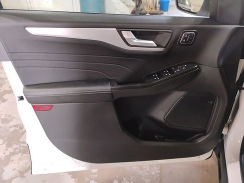 Used 2024 Ford Escape SE w/ PHEV Premium Package image 29