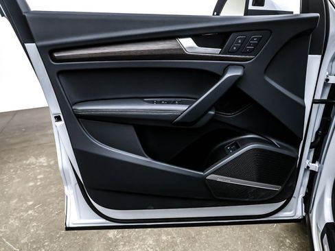 Used 2025 Audi Q5 e Premium Plus w/ Premium Plus Package image 22