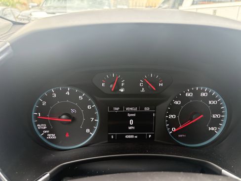 Used 2023 Chevrolet Equinox LS w/ Driver Confidence II Package FWD image 11