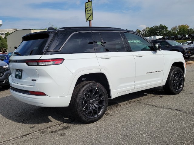 New 2027 Jeep Grand Cherokee Summit w/ Adv Protech Group IV AWD/4WD image 6