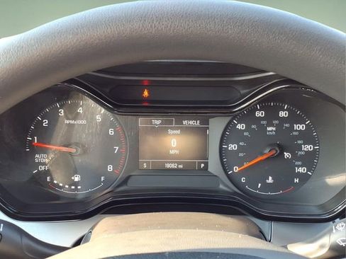 Used 2025 Chevrolet Trax LS w/ LS Convenience Package image 29