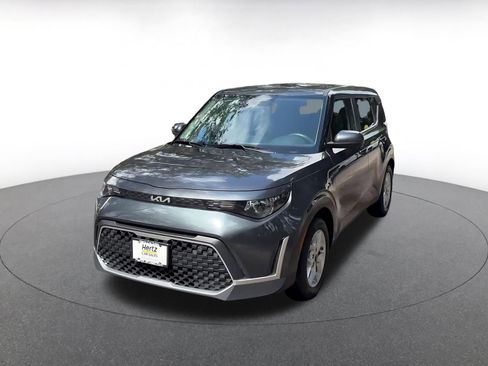 Used 2025 Kia Soul LX w/ LX Technology Package FWD image 7