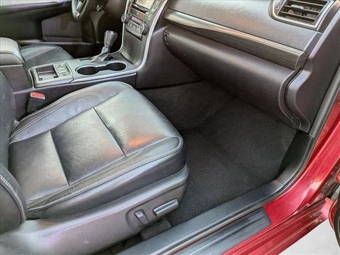 Used 2015 Toyota Camry XLE image 16
