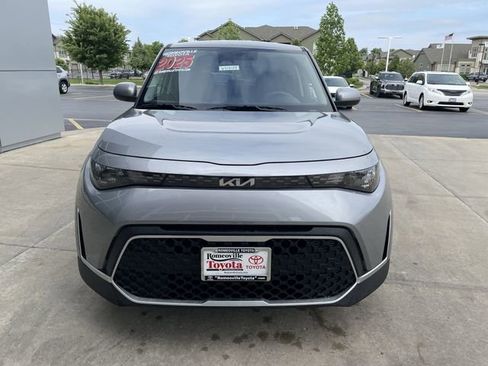 Used 2025 Kia Soul LX w/ LX Technology Package FWD image 11