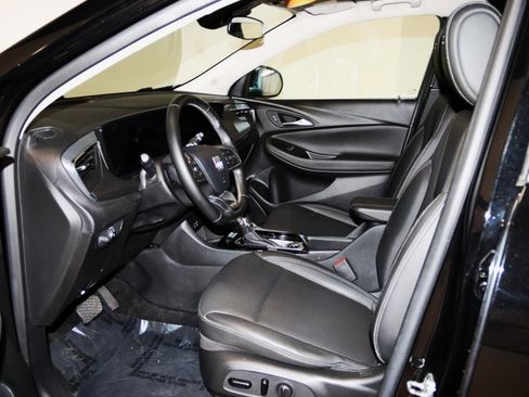 Used 2024 Buick Encore GX Sport Touring w/ Comfort Package image 32