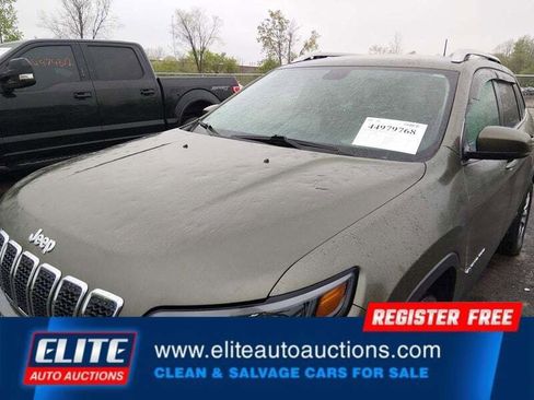 Used 2019 Jeep Cherokee Latitude Plus w/ Comfort/Convenience Group AWD/4WD image 11