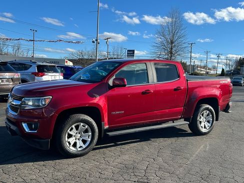 Used 2018 Chevrolet Colorado LT image 2