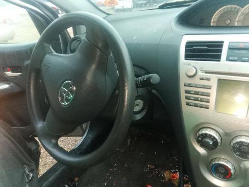 Used 2008 Toyota Yaris S FWD image 36