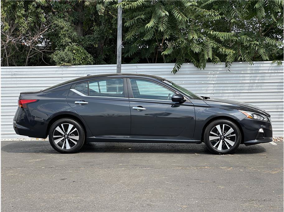 Used 2022 Nissan Altima 2.5 SV AWD/4WD image 9