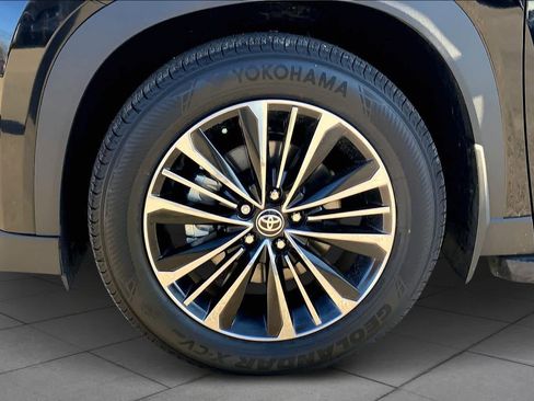 Used 2026 Toyota Grand Highlander Hybrid MAX Platinum image 10