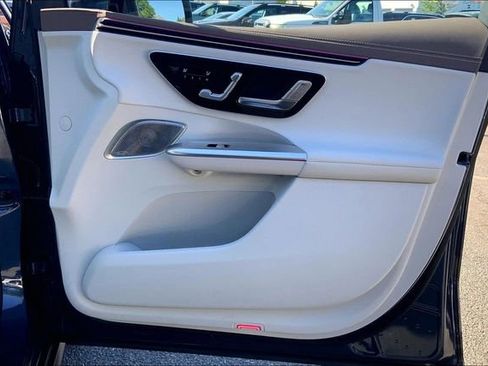 Used 2023 Mercedes-Benz EQE 350+ 4MATIC SUV w/ Exclusive Trim Package image 19