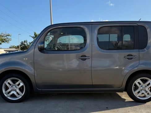 Used 2012 Nissan Cube 1.8 SL w/ Interior Designer Pkg image 2