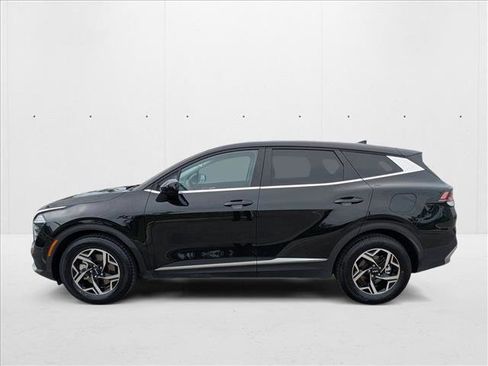 Used 2024 Kia Sportage LX image 9