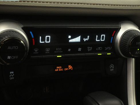 Used 2024 Toyota RAV4 XLE AWD/4WD image 23