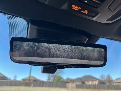 Used 2025 Toyota Crown Signia image 31