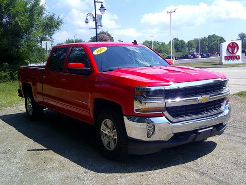 Used 2018 Chevrolet Silverado 1500 LT w/ All Star Edition image 3