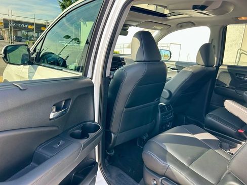 Used 2022 Honda Pilot Elite image 11