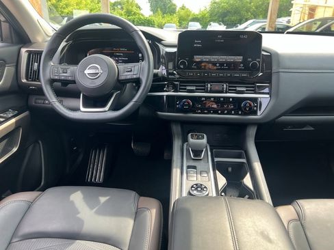 Certified 2025 Nissan Pathfinder Platinum w/ Cargo Package AWD/4WD image 20