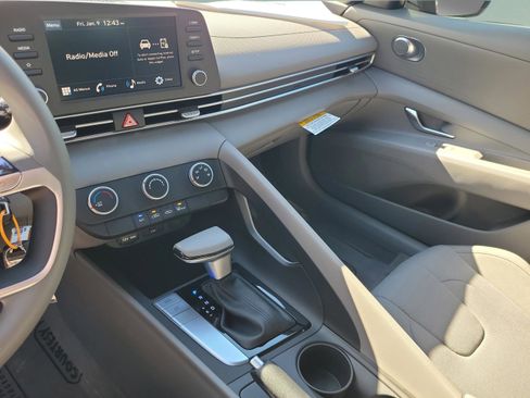 New 2026 Hyundai Elantra SE image 25