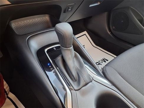 Used 2025 Toyota Corolla LE image 58