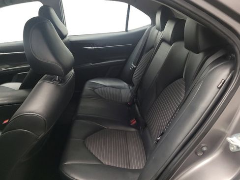 Used 2021 Toyota Camry SE image 18