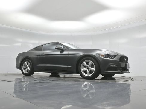Certified 2017 Ford Mustang Coupe RWD image 4