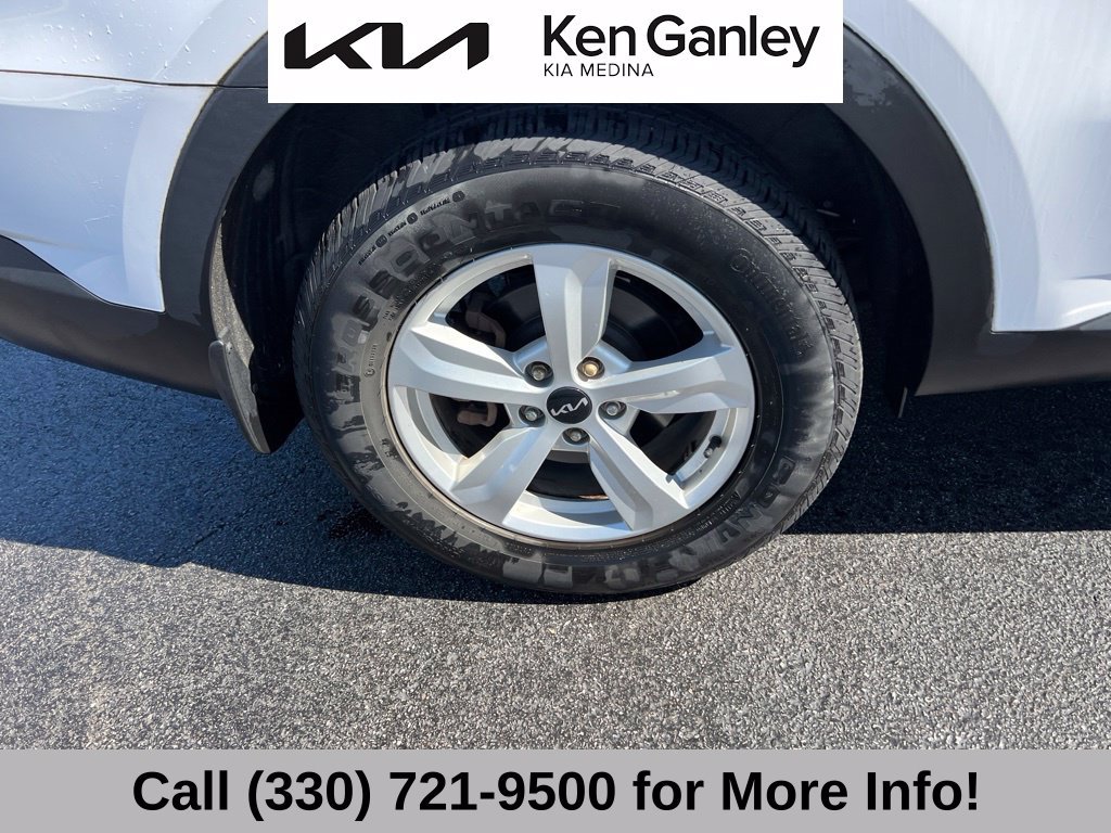 Certified 2023 Kia Sorento LX AWD/4WD image 21