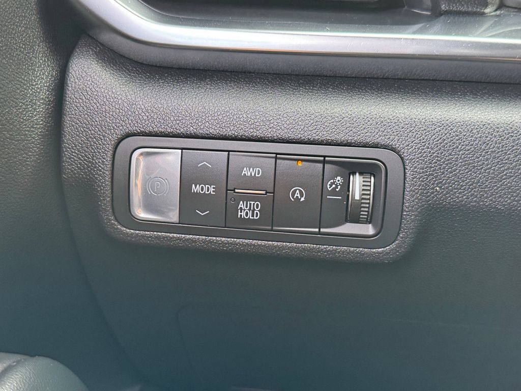 Used 2026 GMC Terrain Elevation w/ Technology Package II AWD/4WD image 27