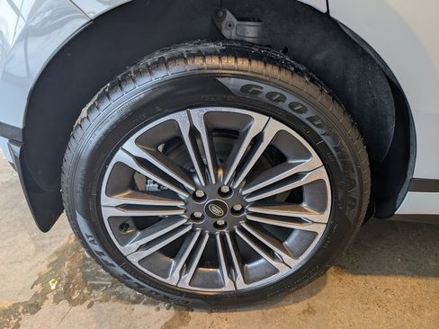 Used 2025 Land Rover Range Rover Evoque S image 8