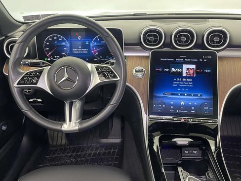 Used 2025 Mercedes-Benz C 300 4MATIC Sedan image 19