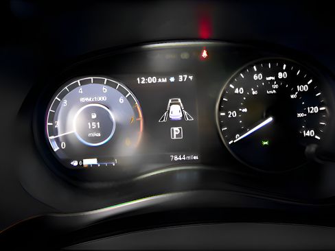Used 2021 Nissan Kicks SR w/ SR Premium Package FWD image 10