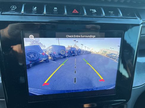 Used 2023 Jeep Grand Cherokee Altitude image 37