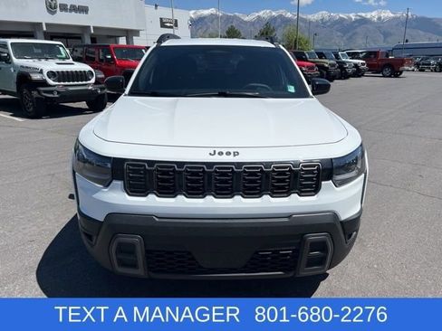 Used 2026 Jeep Cherokee Laredo AWD/4WD image 9