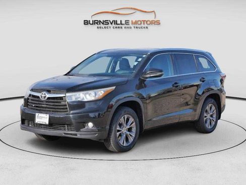 Used 2015 Toyota Highlander XLE image 3