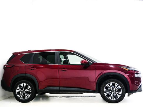 Used 2023 Nissan Rogue SV FWD image 4