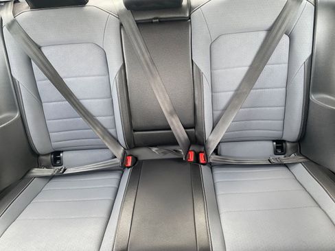 Used 2025 Volkswagen Jetta SE image 38