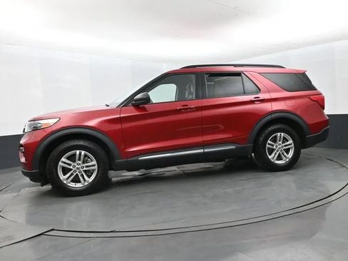 Used 2022 Ford Explorer XLT w/ Equipment Group 202A AWD/4WD image 5
