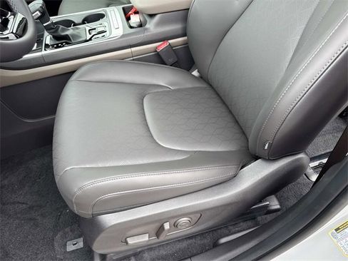 New 2026 Kia Carnival EX image 14