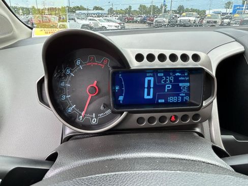 Used 2014 Chevrolet Sonic LT FWD image 21