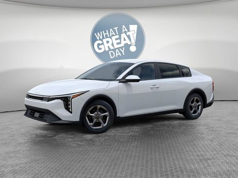 New 2026 Kia K4 LXS image 3