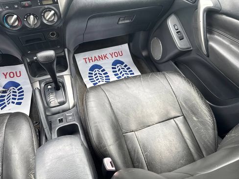Used 2004 Toyota RAV4 4WD image 17