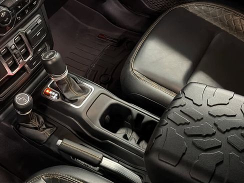 Used 2021 Jeep Wrangler Unlimited Sahara image 19