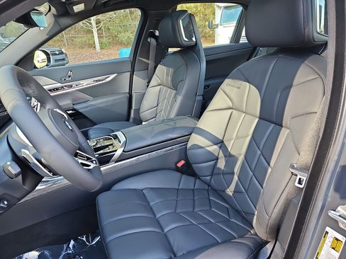 New 2026 BMW 740i image 17